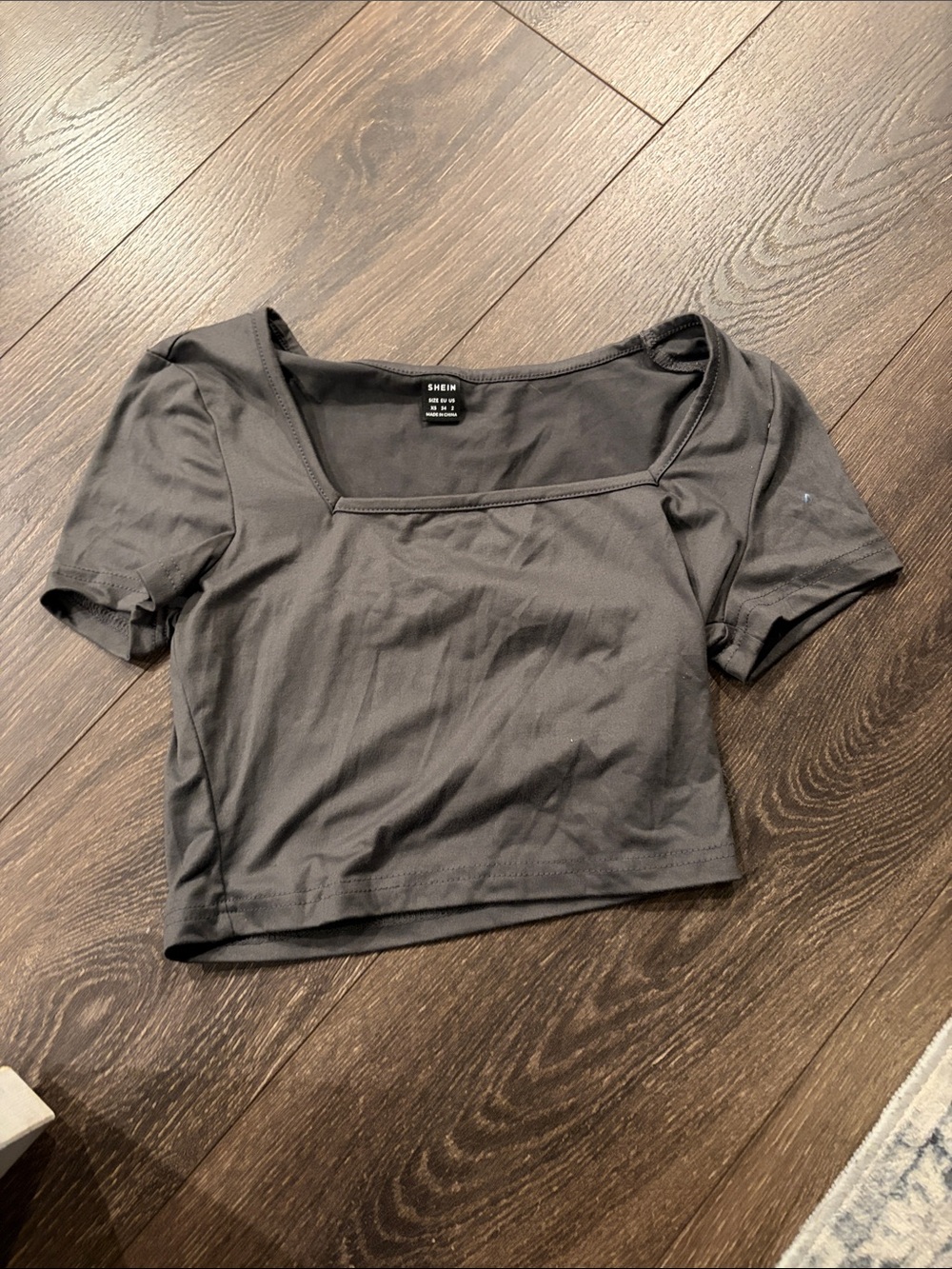 SHEIN Black Square-Neck Short Sleeve Crop Top